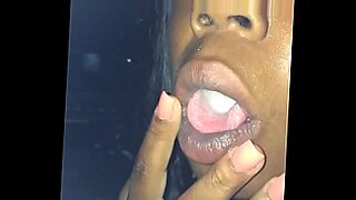 nude shaved pussy oral
