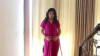 curvy indian aunty with wide hips and huge ass