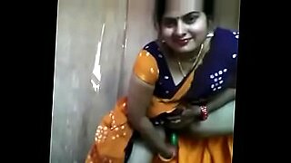 indian porn yasli anne kizina sikis ogretiyor