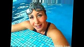 synchronised swimming oops split legs fat hd view