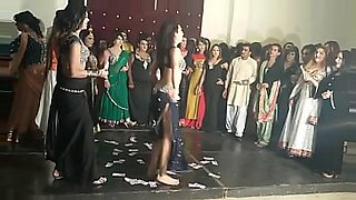 old saree wali aunty bobas fucking necked video