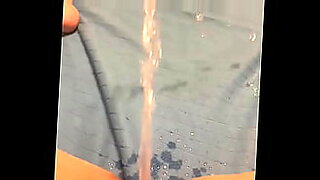beim ficken in die fotze pissen