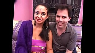 2-milfs-ffm-busty-kitchen-naugthy-american