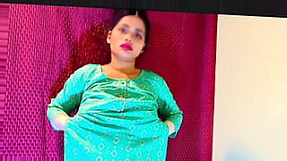 सनी लियॉन की सेक्सी फुल हद