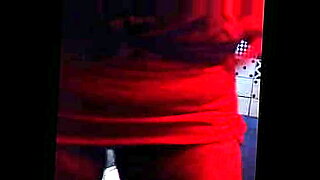 machos-desnudos-mostrando-sus-culos-velludos