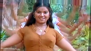 adolecente-de-18-banos-se-masturba-en-cam