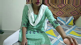 horney-daugther-striptease