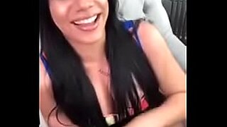 jovencita teniendo sexo por primera vez sangrando