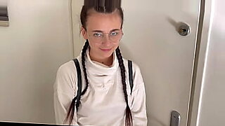 hot-couch-sextape-and-creampie-with-avery-black