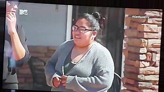 hermana se aprovecha de su hermano borracho