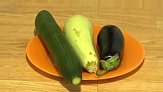 mia khalifa porn star nude with boobs by man