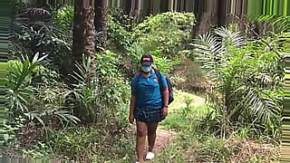 mujer-latina-madura-de-enorme-cula-folla-a-un-jovensito
