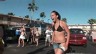 va-a-darse-un-masaje-y-acaba-bien-follada