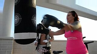 xvideos-culona-en-minifalda