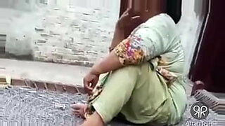 bare bhabhy buttocks xhamster