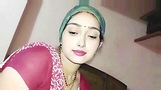 interracial-cuckold-cums-in-her-pussy