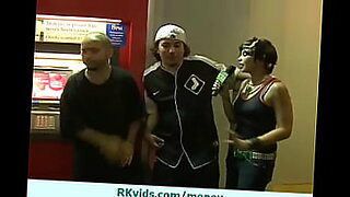 mujeres-desnudas-de-pechos-grandes-teniendo-sexo-trio