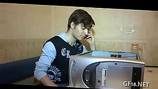 can-you-put-paper-in-a-microwave