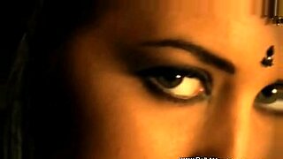 big-babe-espanola-claudia-es-follada-por-dos-tipos-gruesos