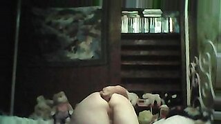 gif-milf-insertion-anal-homemade