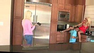xxx six hot hd