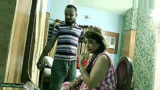 colombiana-joven-arrecha-y-gritona-teniendo-sexo-casero