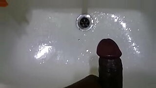 creampie-simultaneo-dos-vergas-en-un-cono