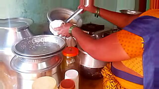 chinese-girl-masturbating-in-the-kitchen