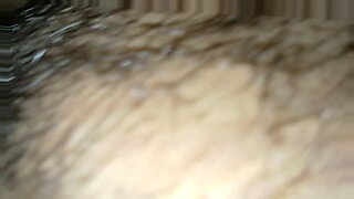 adriana-chenillek-en-un-creampie-trios-en-hamster