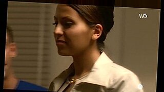 gif-chica-con-plug-anal-de-cola-teniendo-sexo