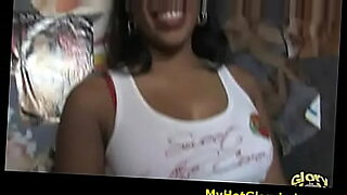 muj-desnuda-culo-y-teton