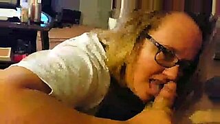 big tits babe loves to play her wet cunt