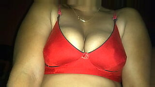 natural tits latina