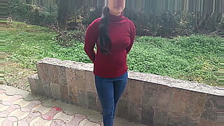 cachondeando-a-la-amiguita-de-mi-hija
