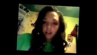 how-do-you-put-a-tampon-on