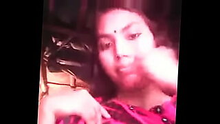 hot indian girls showing boobs