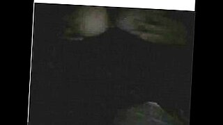 chica-hace-striptease-webcam