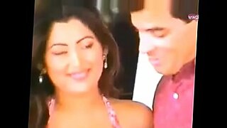 shemal-eva-lin-and-foxxy-in-threesome-anal-cachondo