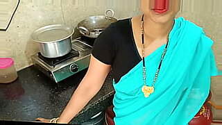 diamond-jackson-caught-her-stepson-masturbating-and-started-masturbating-too