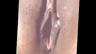 chicas-peludas-del-pussy-en-traje-de-bano