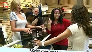 tias-delgadas-con-grandes-tetas-follando