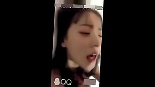 cute 18 year old korean girl gives her first blowjob