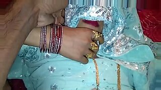 chicas-peludas-del-pussy-en-traje-de-bano
