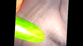 how-do-you-put-a-tampon-on