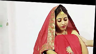 desi aunty big bra boobs porn