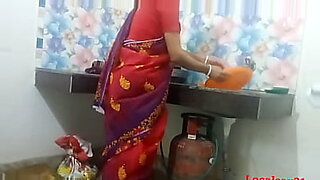 big-ass-milf-in-kitchen
