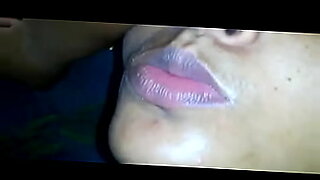 amateur-wife-in-stockings-masturbates-for-hubby