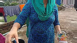 dee-williams-xander-corvus-making-assmends-milfs-like-it-big
