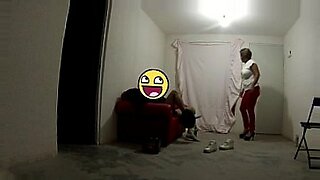lesbiana obliga a su amiga a follar porno