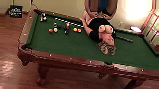 Strapon sister pooltable